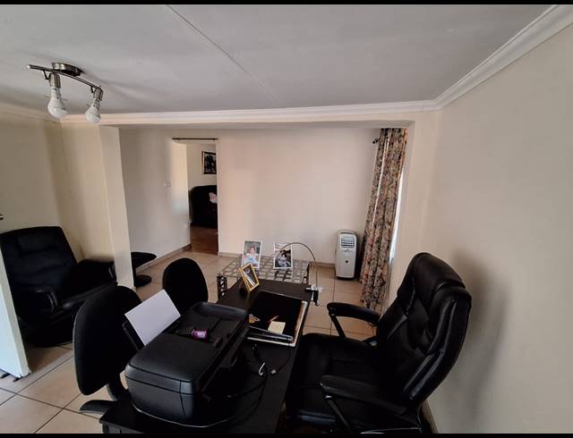 5 BEDROOM HOUSE FOR SALE IN VANDERBIJLPARK SE 1